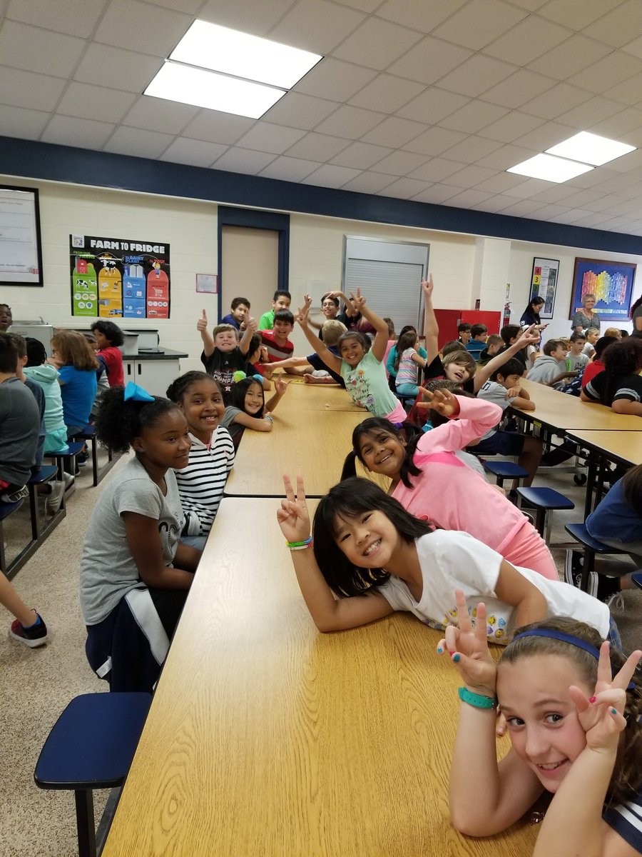 DariaClark4th's tweet photo. Excited about seeing Houston Texans' Toro and honoring coach Koontz!!! @KleinISD @KuehnleKISD https://t.co/3F01NfmUIu