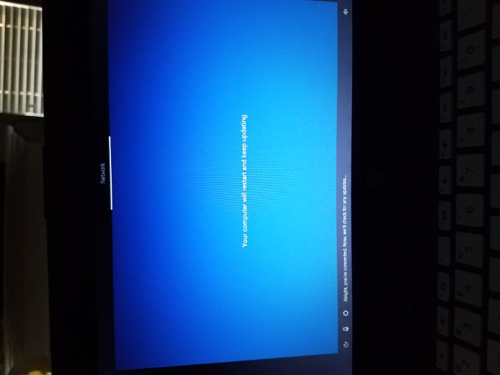 ljwalter's tweet image. @hp now 19 hours of downloading with no sign #hpstream11 will ever be usuable. #nothappy #hpunusablelaptop #wasteofmoney