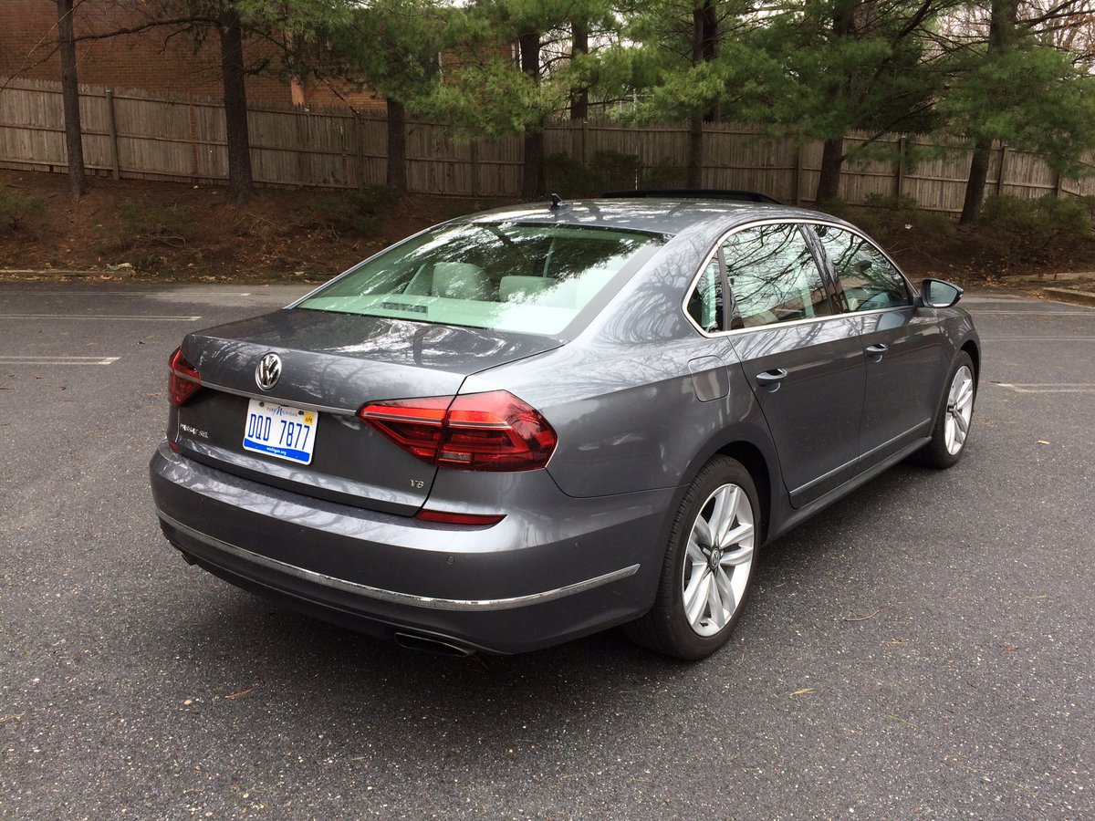 MikeParris04's tweet photo. VW Passat one of the few midsize sedans with V6 option. Hear about it 8:10p on WTOP 103.5/107.7 FM with @dimitriWTOP https://t.co/x5B4Ky9qwe