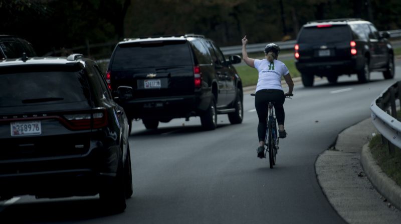 CrunchyScott's tweet photo. r u FLIPPING serious?!?! 'Woman Fired For #FlippingOff #DonaldTrump's Motorcade' Someone, hire her NOW! https://t.co/nkASthDqvo #her2020 https://t.co/1Ju25Plr2H