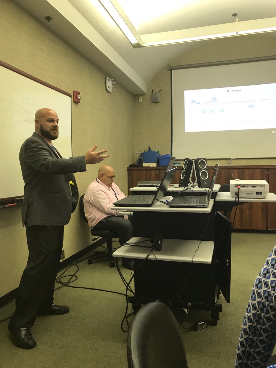 Dr Andrade giving a great PD on Twitter <a href="/SpecialEduc8tor/">Dr. Mark Andrade</a> <a href="/GoffMiddle/">Goff Middle School</a> <a href="/PawtucketSup/">Patti DiCenso</a>