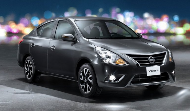 autosactual's tweet photo. Llega uno de los consentidos a México, #Versa2018 de @Nissan_mx. Aquí sus precios, detalles y versiones: https://t.co/Zdu6Xz89Bp https://t.co/tkSf78ArzW