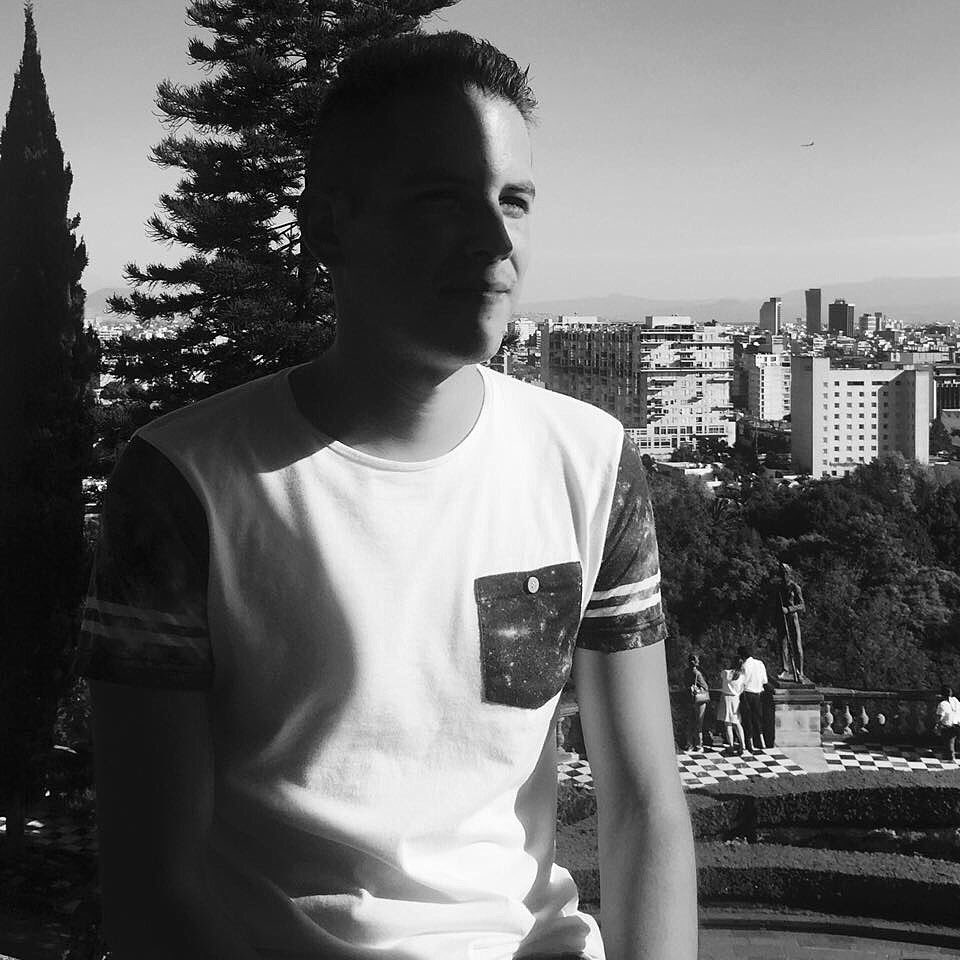 joosepaablo's tweet photo. "Life is really simple, but we insist on making it complicated."
.
.
#Casttle 🏰 #Chapultepec 🗺 #CDMX https://t.co/5gYTX3IHE0