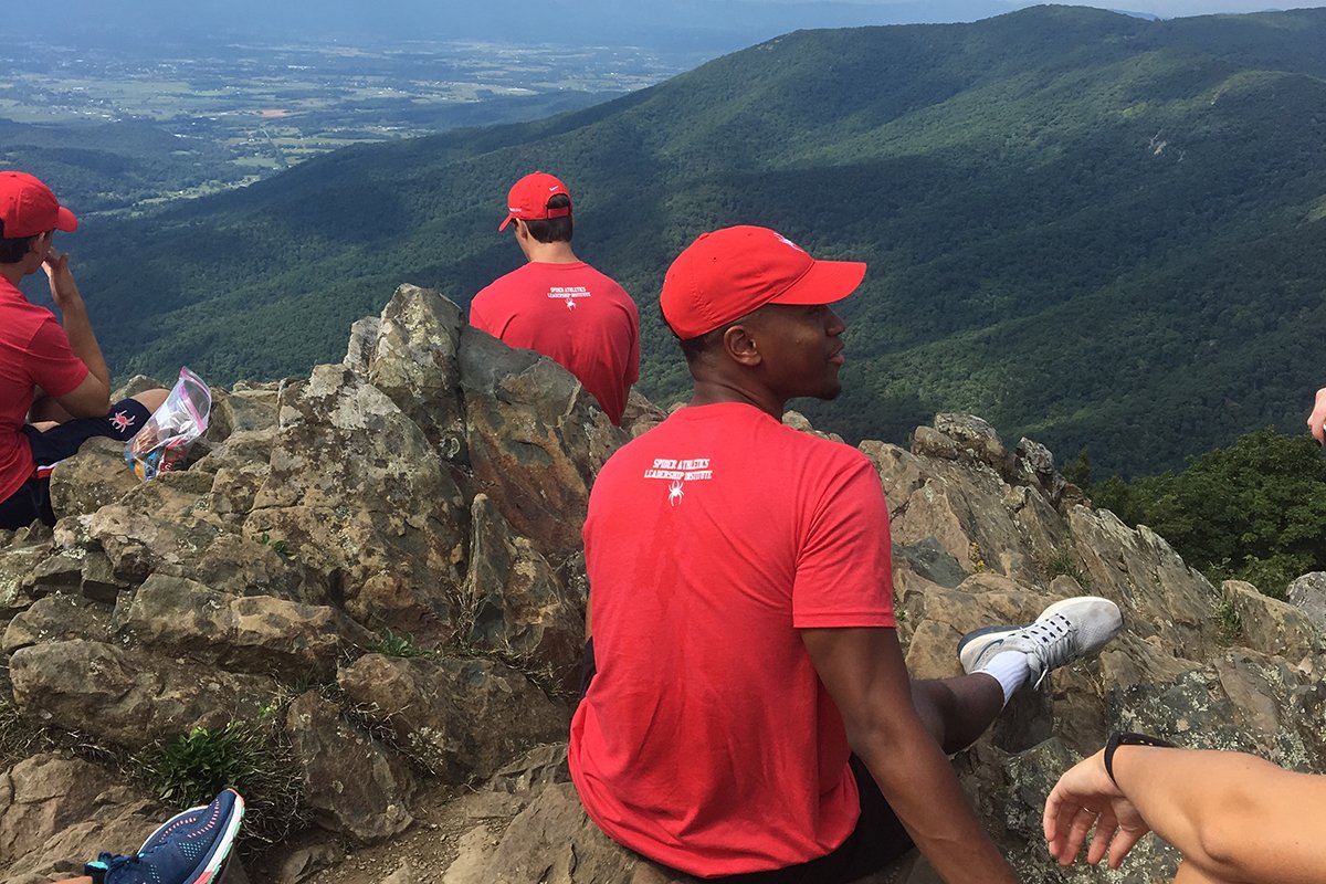 SpiderVoices's tweet photo. Learn more about @SpiderMBB's Nick Sherod had quite a unique experience this offseason

https://t.co/CZqRz74M23

#SpidersLead #OneRichmond https://t.co/EOiJrcMRng