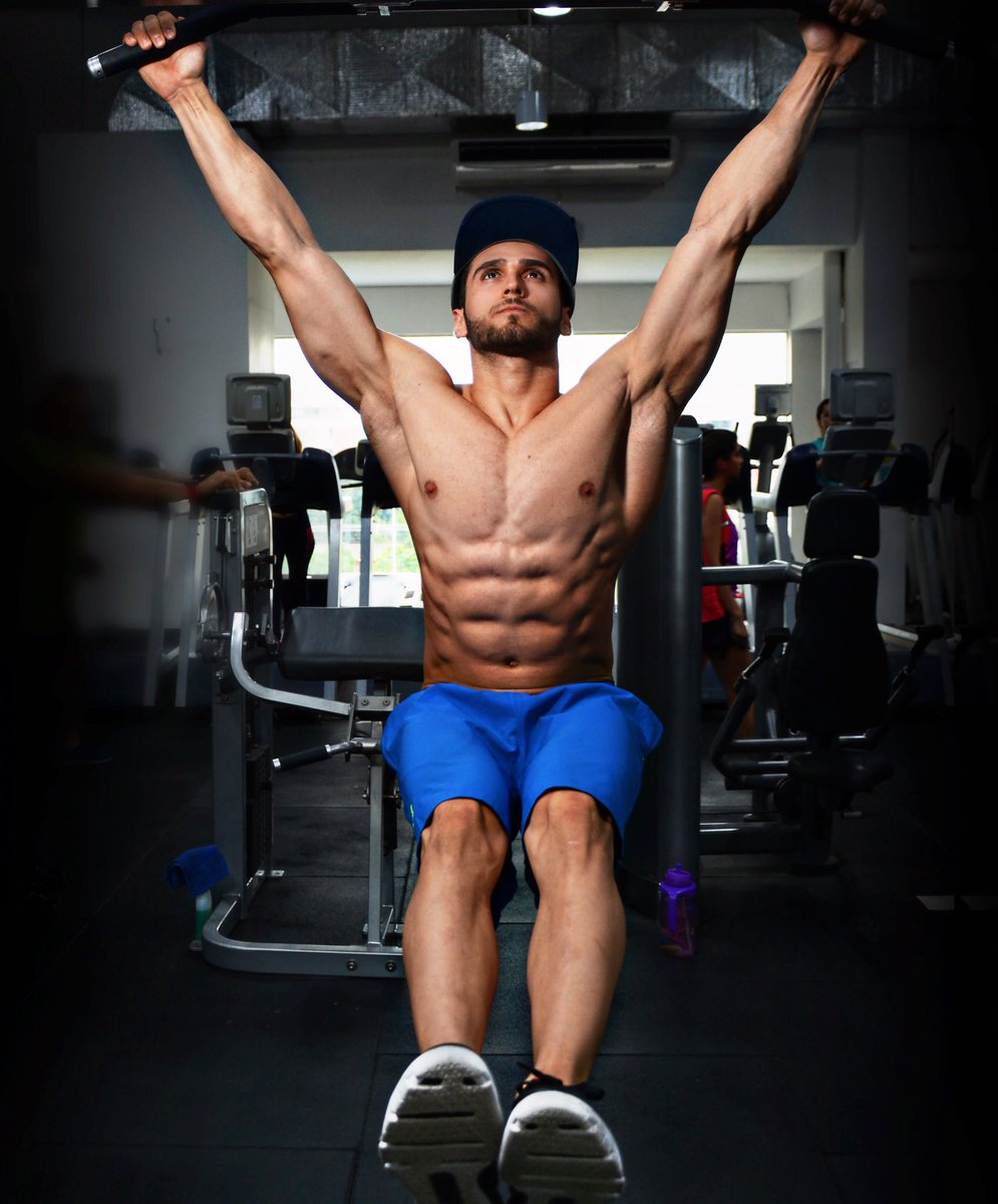 Rodrigovacadiez's tweet photo. No podrás lograr mucho en la vida, si solo trabajas los días que te sientas bien 👊🏻 
#RodrigoVacaDiezLifeStyle #FitnessModel #Natural https://t.co/HCMHyurhZv