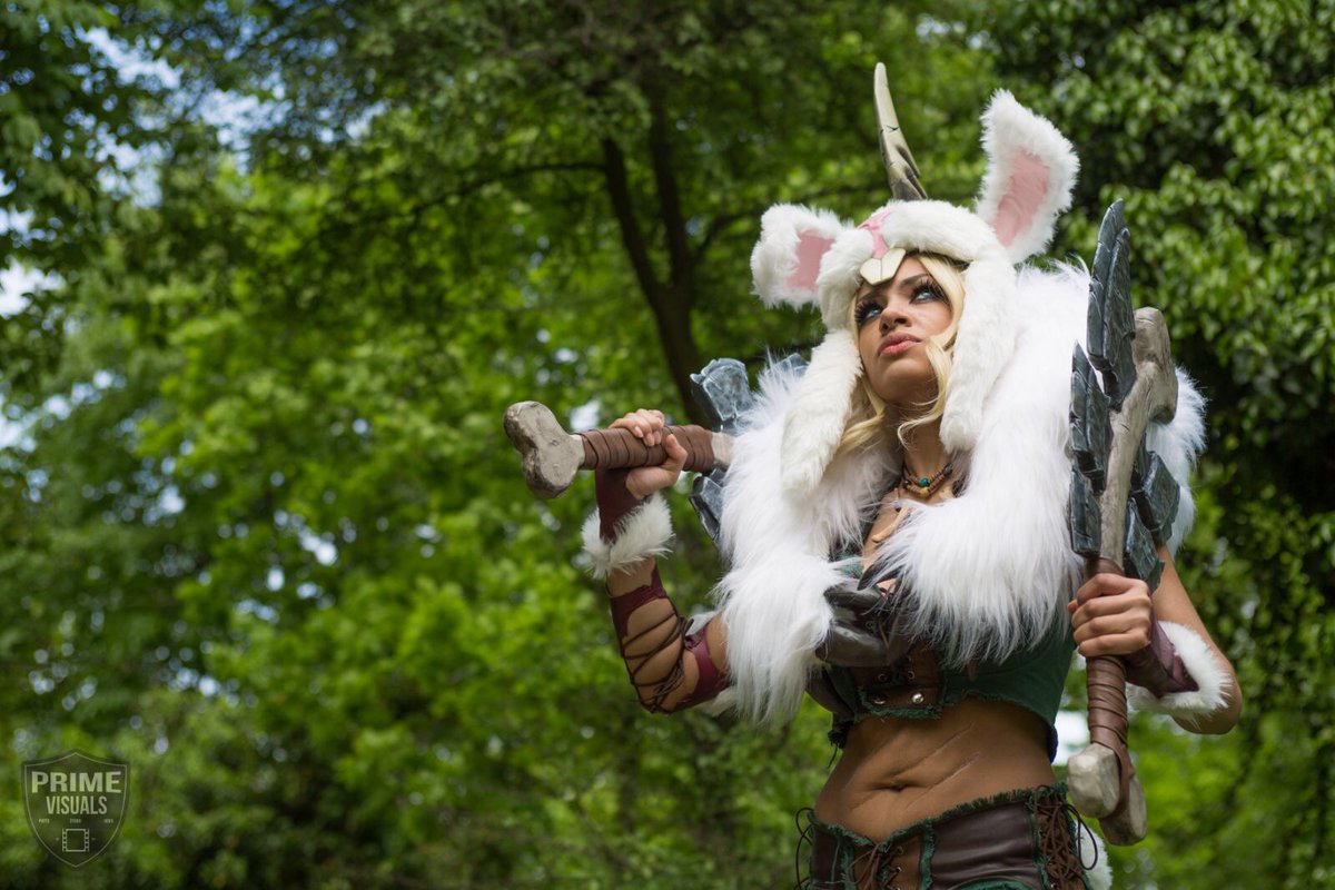 vainglory's tweet photo. #VaingloryHalloween costume winners announced! 👻

Visit our forums to see the amazing winners and more entries: https://t.co/ZuzSVlulK5 https://t.co/WX4skCUUM0