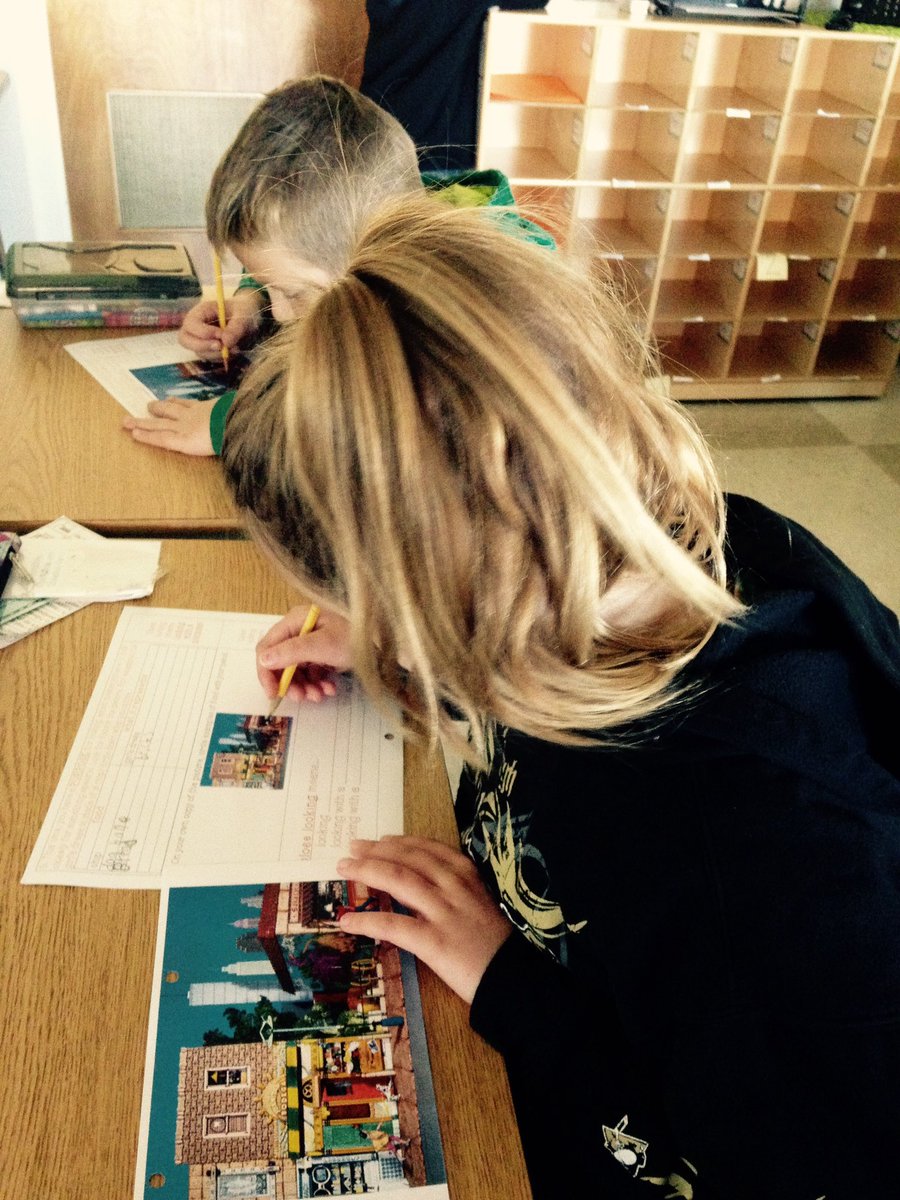 MissWalters3's tweet photo. One of my favorite lessons: Readers discovering the purpose &amp; power of close reading! #readAGAIN #readw/PURPOSE #readw/PENCIL Thx @readndr 🙂 https://t.co/O5J2eNIXJA
