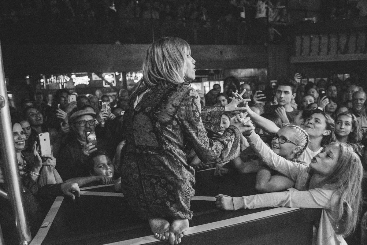 Grace VanderWaal tweet media