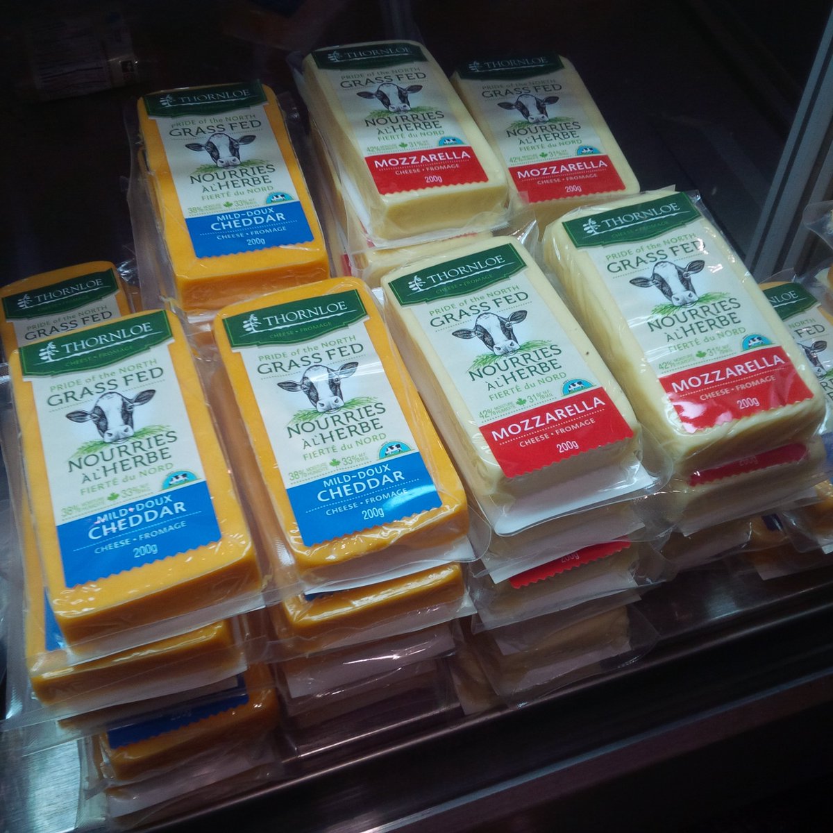 tysman1's tweet photo. New @ThornloeCheese #grassfed cheese, 1st in Canada, certified by Dairy Farmers of Canada at @RAWFagriculture https://t.co/oUVRm4Kmz3