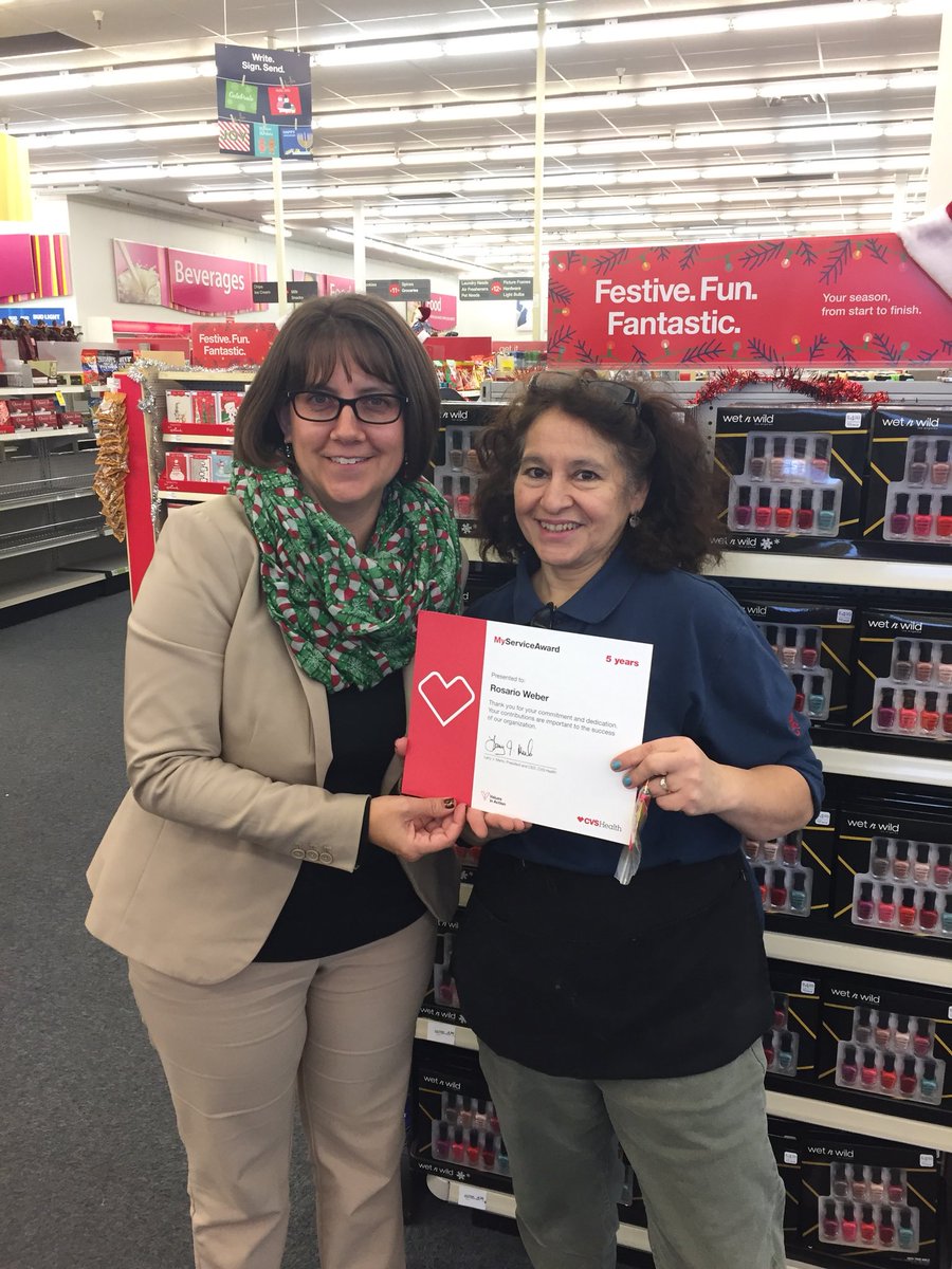 harvick_sadler's tweet photo. Congratulations Rose on 5 yrs of service! #D5ROCKS https://t.co/rCwiMJlSng