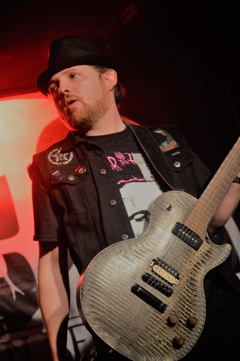 FlagPromoNews's tweet photo. #LesbianBedDeath live at @ReadingSub89 supporting #TheBirthdayMassacre Photos by @DanDevour 

@Pythia_Tweets @TBMassacre @LBDofficial #Rock https://t.co/pkiavl3KZD