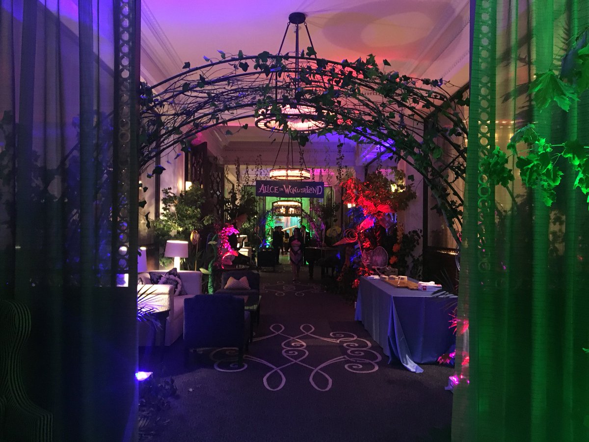 TheUnionLeague's tweet photo. #FallBall, Once Upon a Time. 🎉 #FallBall2017 #LeagueLife https://t.co/p0lBNvrCsW