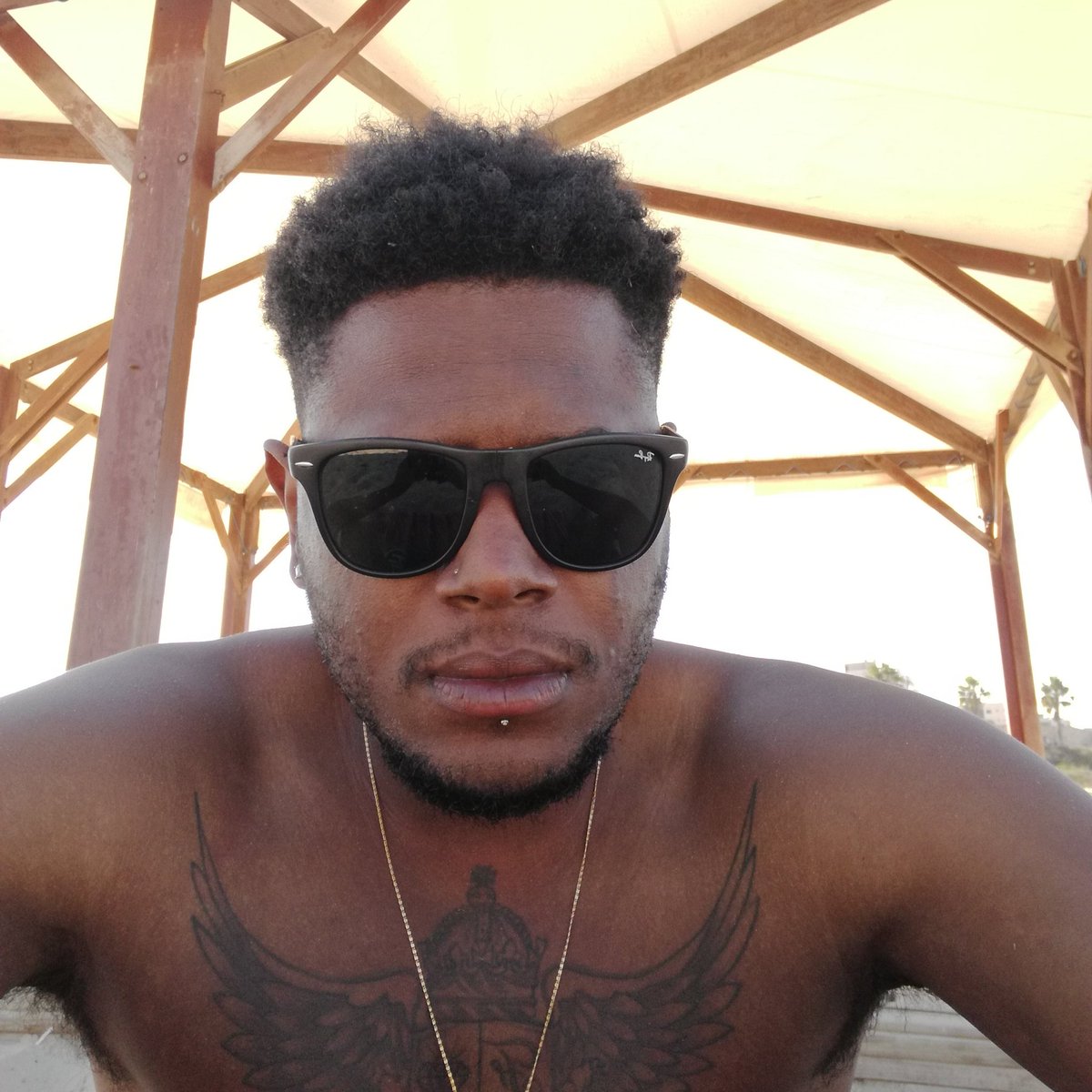 royalgodzom's tweet photo. #NouvellePhotoDeProfil https://t.co/fVgZKp69wy