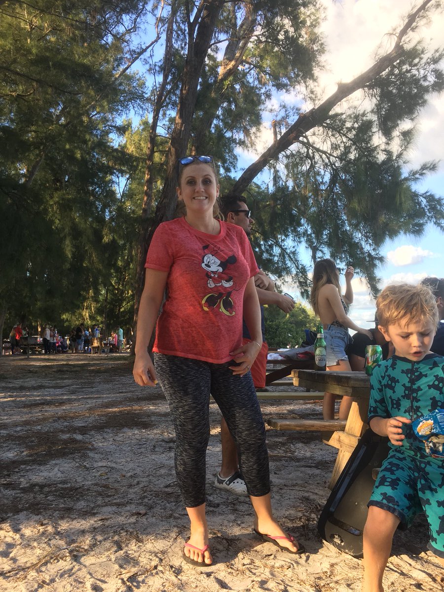 Jess2902Mar's tweet photo. Beach time with the family #sun&amp;sand #florida https://t.co/Q3Cg6uN7y1