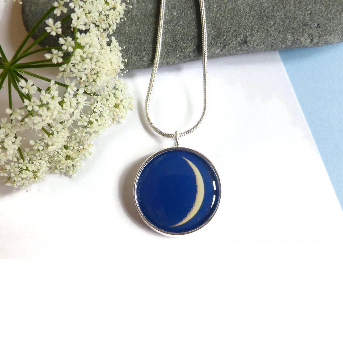 EmilyJClarkArt's tweet photo. Excited to share the latest addition to my #etsy shop: Moon Necklace
#astronomynecklace https://t.co/rcc7U9wg9U https://t.co/i4uo4uQuvy