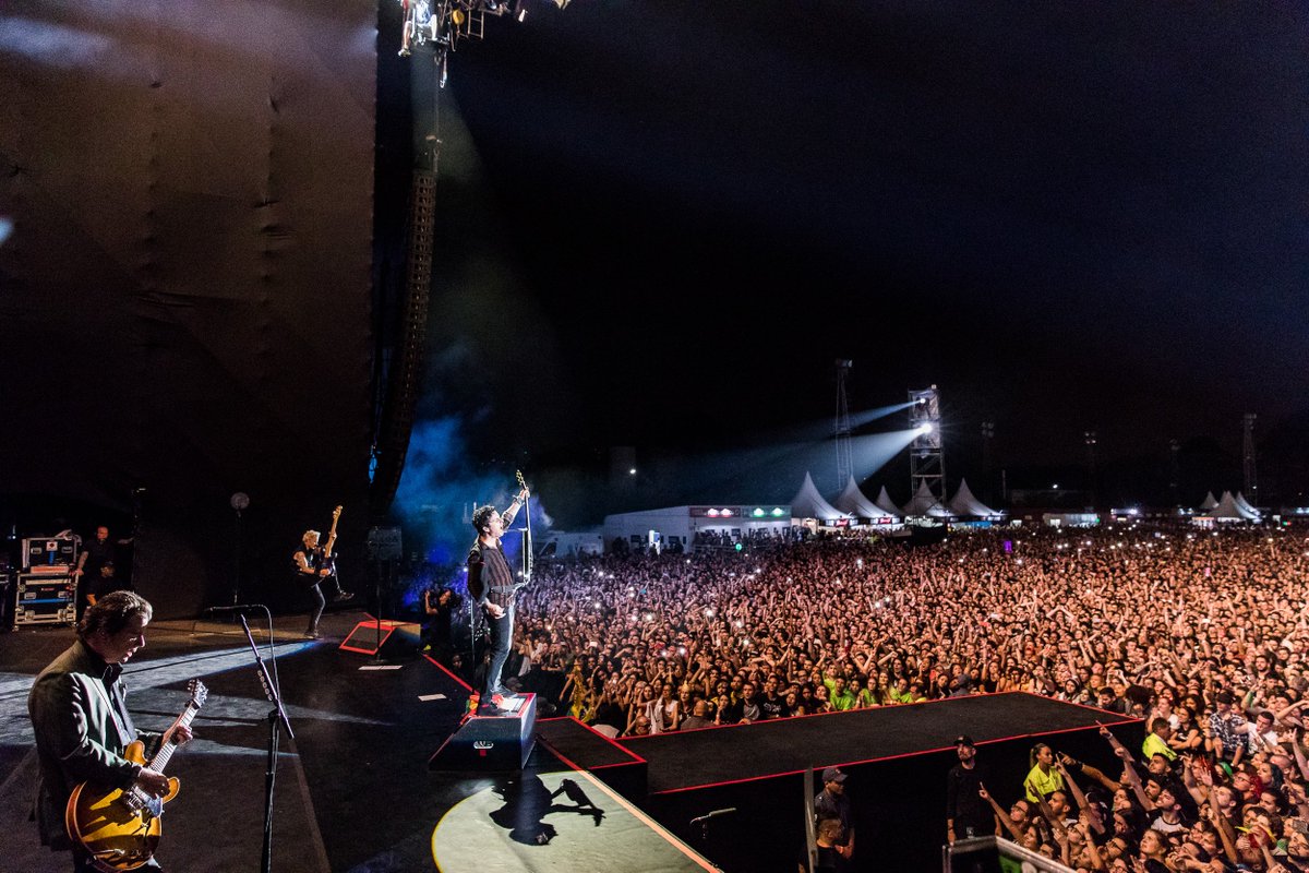 GreenDay's tweet photo. About last night... São Paulo we had such a great time! https://t.co/c2YwZfE8gD