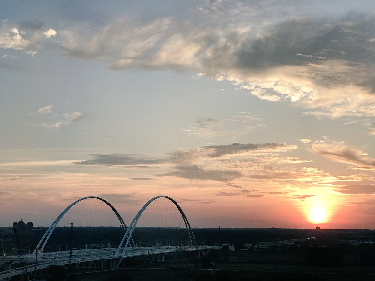 VincentEsquire's tweet photo. Had a ball at the @HyattDallas with #NoteExpo. Cheers to @NoteExpo and all the folks at @NoteSchool for knocking it out of the park. https://t.co/OOykMaDPyX