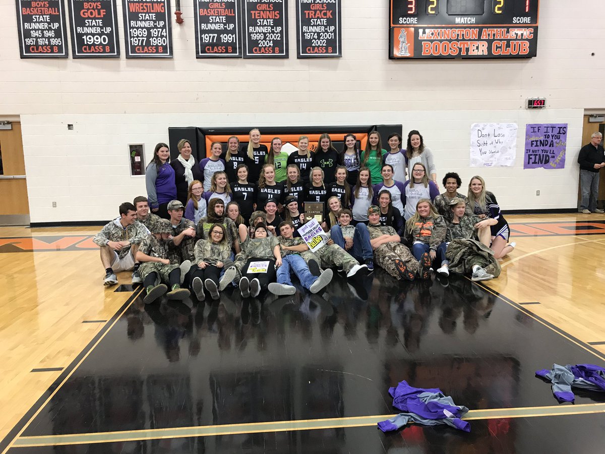 jellis312000's tweet photo. @SVEagles win set 4 26-24 to take the District Title 3-1 over South Loup @nsaaevents #svnation #nebpreps https://t.co/8JiNc4aNeE