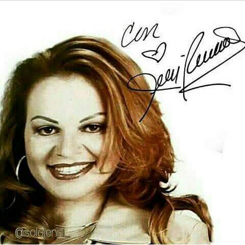 yesi8355's tweet photo. Disco #selasvoyadaraotro #Recordarajenni #lagranseñora #LaDivaDeLaBanda #JenniRivera https://t.co/iPDEg2QsSg