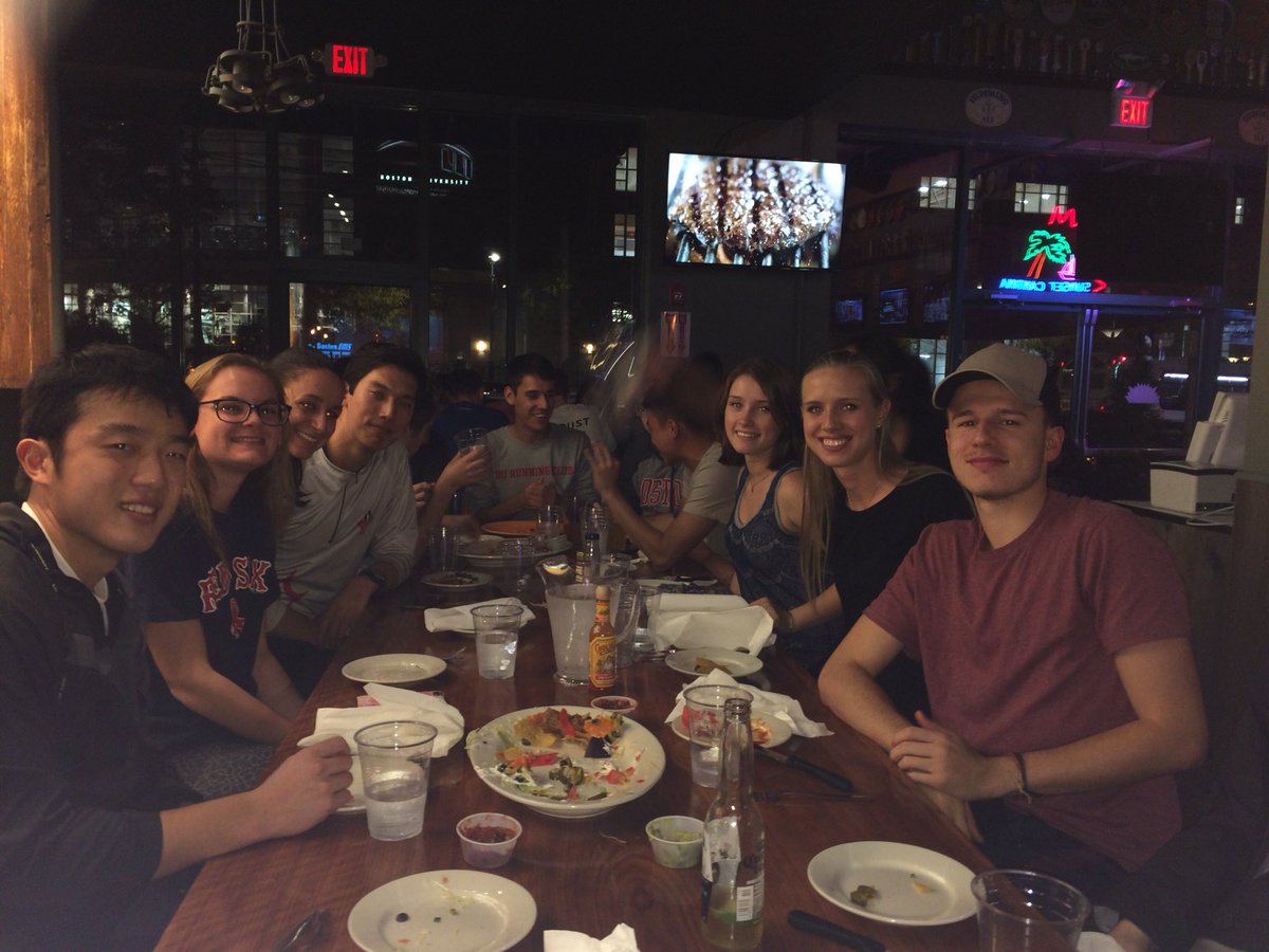 burunning's tweet image. BURC enjoyed many Sunset Nachos last night!! 😌