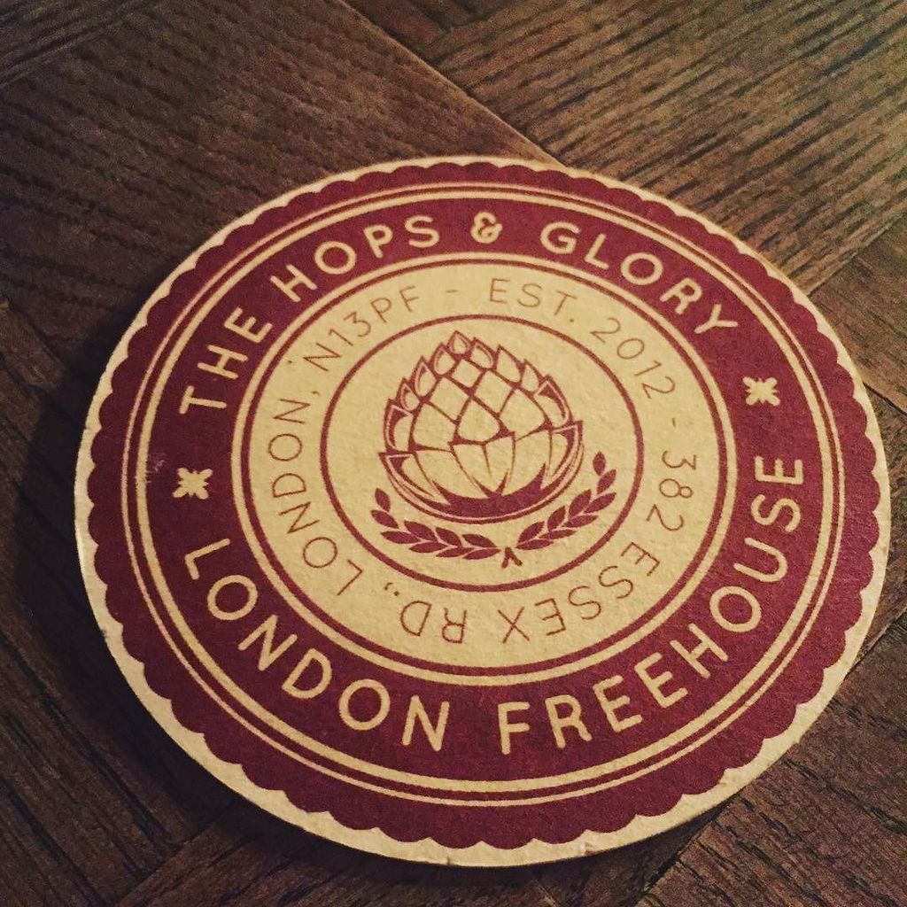Hello #saturdaynight! #craftbeer #craftbeerlondon #craftbeerlovers #craftbeercouple #londonlife #lifeinlondon ift.tt/2y1WhYy