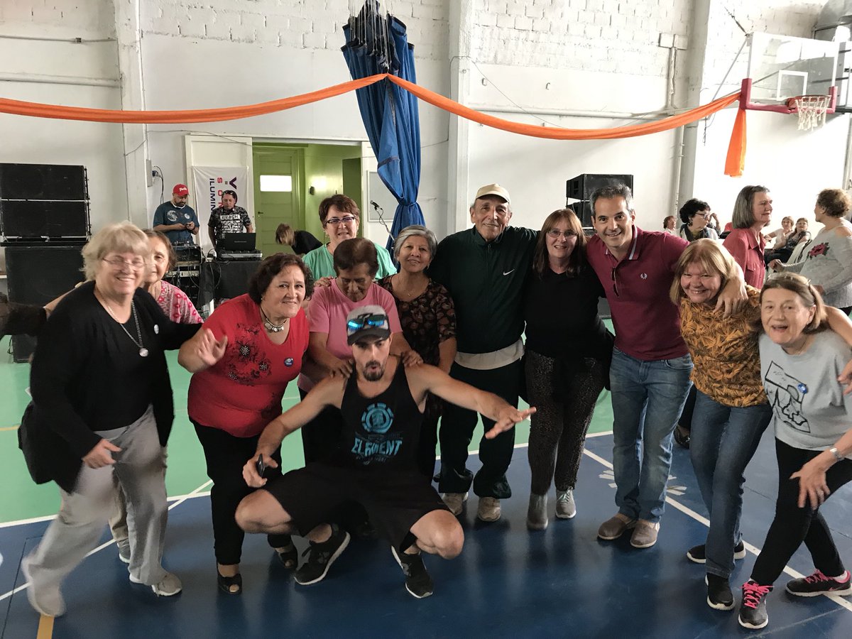 lucasriavitz's tweet photo. Festejando el día del jubilado en el Biguá. Mucho baile, tortas, mates y ganas de divertirse! @PAMI_org_ar https://t.co/ZQEvHCthdd
