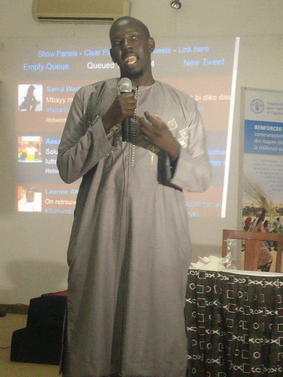 dierydiallo's tweet photo. #NdadjeTweetup Aboubacar Sidy Sonko de #Mlouma (plateforme pour aider les agriculteurs à vendre leurs récoltes)
#agritic #sunumbay #UNFAO https://t.co/V0lKBYyAa2