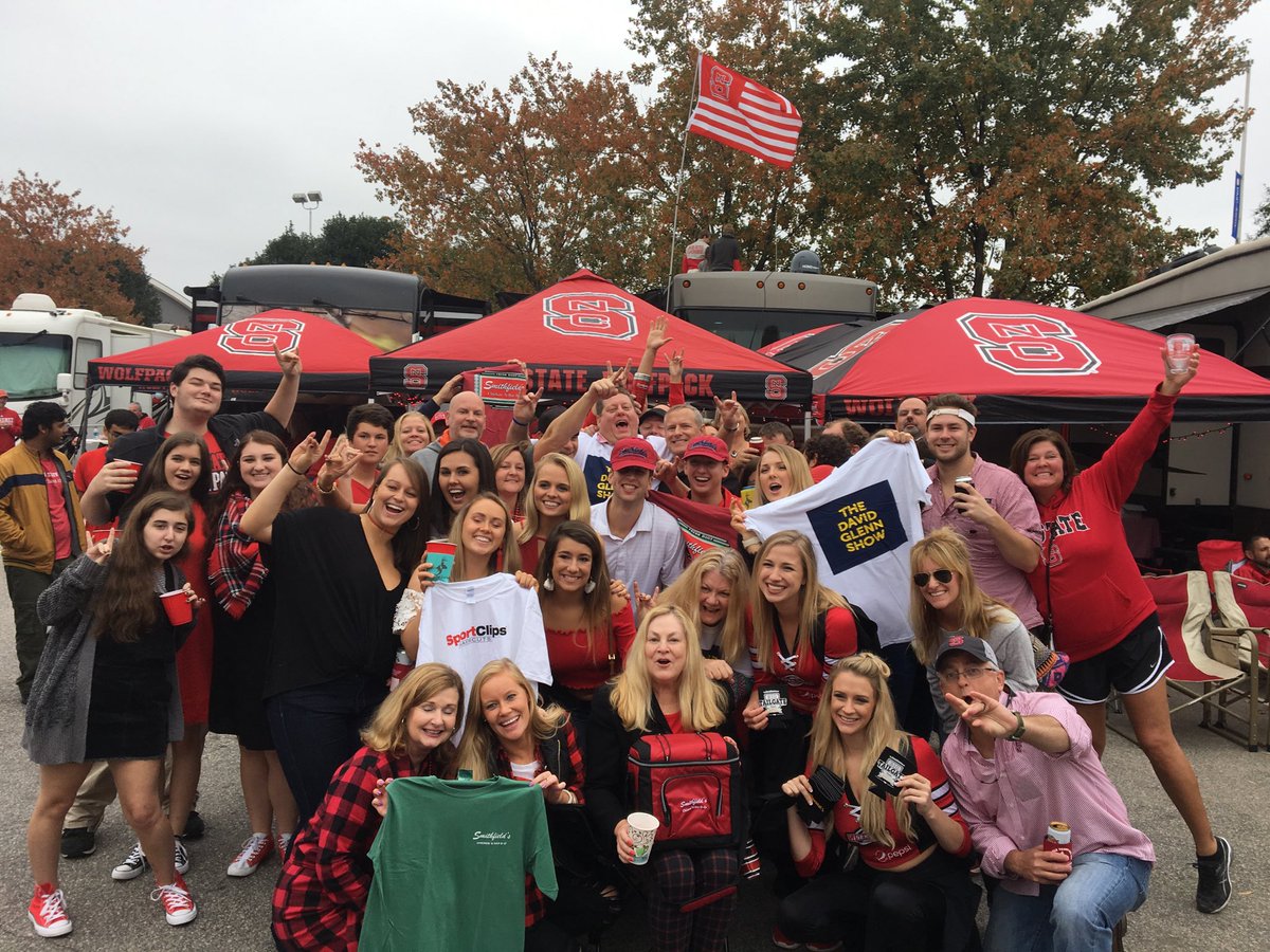 DavidGlennShow's tweet photo. Congrats Shook-Cheek-Najjar crew, @PackFootball Tailgate of Week @BigTailgateTour, via @continentaltire, @SportClips, @scnbnc, @ACCSports!!! https://t.co/7bo3fYAWmw