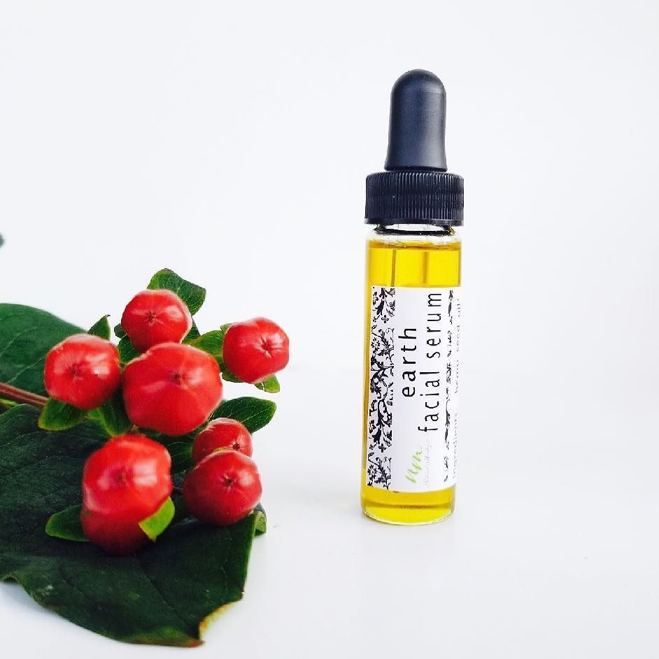 naturalmixolog's tweet photo. Green and Red.... we getting ready .... .
.
.
.
#skinboss #green #beardoil #greenbeauty #beautyblogger #beards #cleanbeautyblgger #bodybutt… https://t.co/RpzuvWc3nD