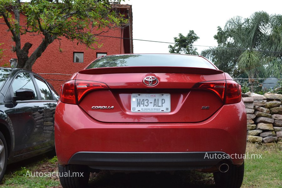 autosactual's tweet photo. Pusimos a prueba el #Corolla2018 de @ToyotaMex 😀 no hay duda, un sedán genial para carretera aquí el análisis a full https://t.co/ao7LMYNCy9 https://t.co/9gkUkqcQUc