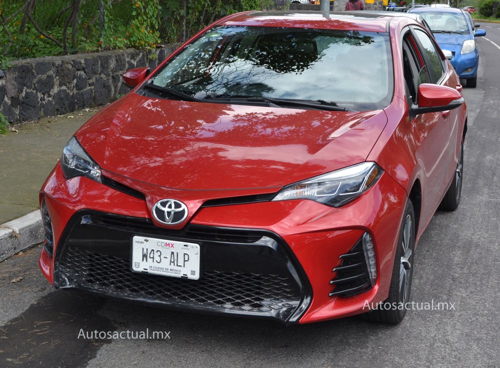 autosactual's tweet photo. Pusimos a prueba el #Corolla2018 de @ToyotaMex 😀 no hay duda, un sedán genial para carretera aquí el análisis a full https://t.co/ao7LMYNCy9 https://t.co/9gkUkqcQUc