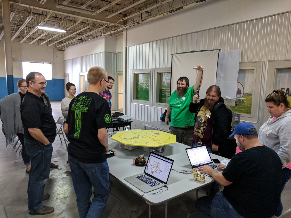 parkbsu's tweet image. #nodebot challenge! @MadjaxMuncie @gdg #devfestmuncie