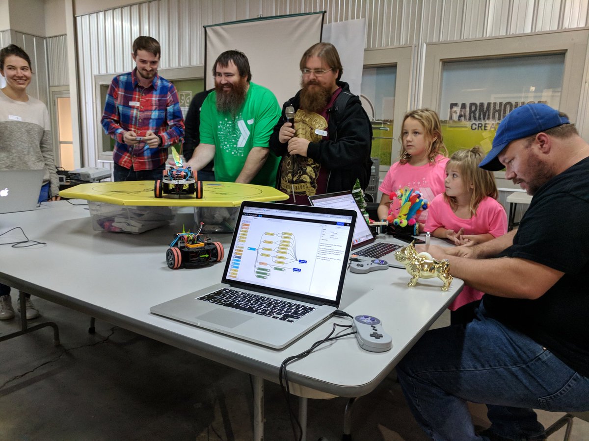 parkbsu's tweet image. #nodebot challenge! @MadjaxMuncie @gdg #devfestmuncie