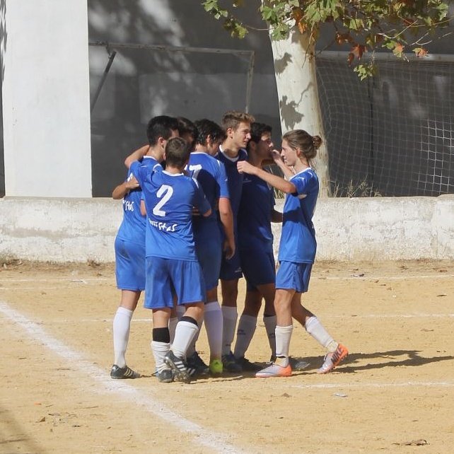 MaristasHuelva's tweet photo. @Atleticocolon  2-1 Aljaraque. Remando todos en una misma dirección, el sábado se tiñó de azul https://t.co/JkJvx3nkEe
