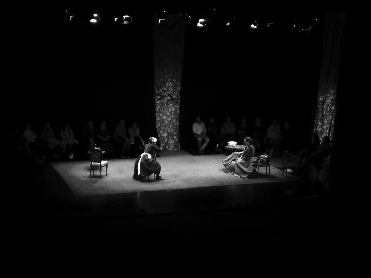 ElSomniProd's tweet photo. #PicBoston
La pluja no pot amb les "Bostonianes Mallorquines"
#DavidMamet
#comèdia
#Mallorca
#teatre
#BostonElSomni https://t.co/NuoUKSbTEj
