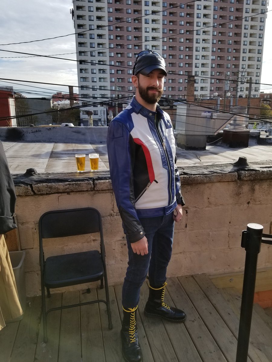 punkpup__'s tweet photo. #Daddy76 https://t.co/NOYpLcWFIS