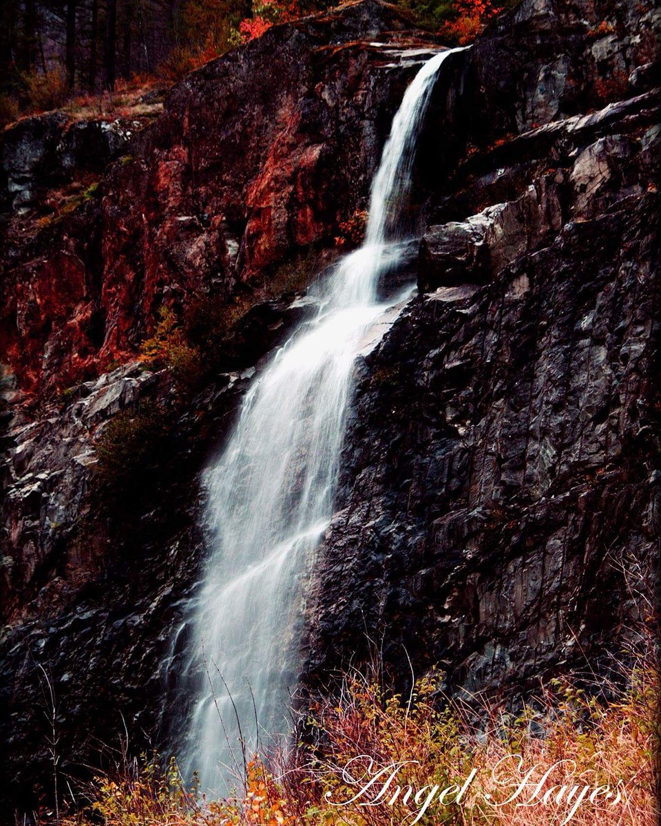 AngelHayesPhoto's tweet photo. #obsessed with #waterfalls I can't get enough! #PNW #naturephotography #northcascades #NationalForest #hikingadventures #getoutside https://t.co/CYhHooQH4R