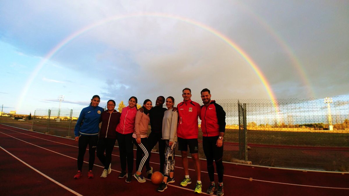 #AtletismoExcelente en la concentración de Montijo nos ha ayudado con la jabalina el recordman Miguel A. Durán