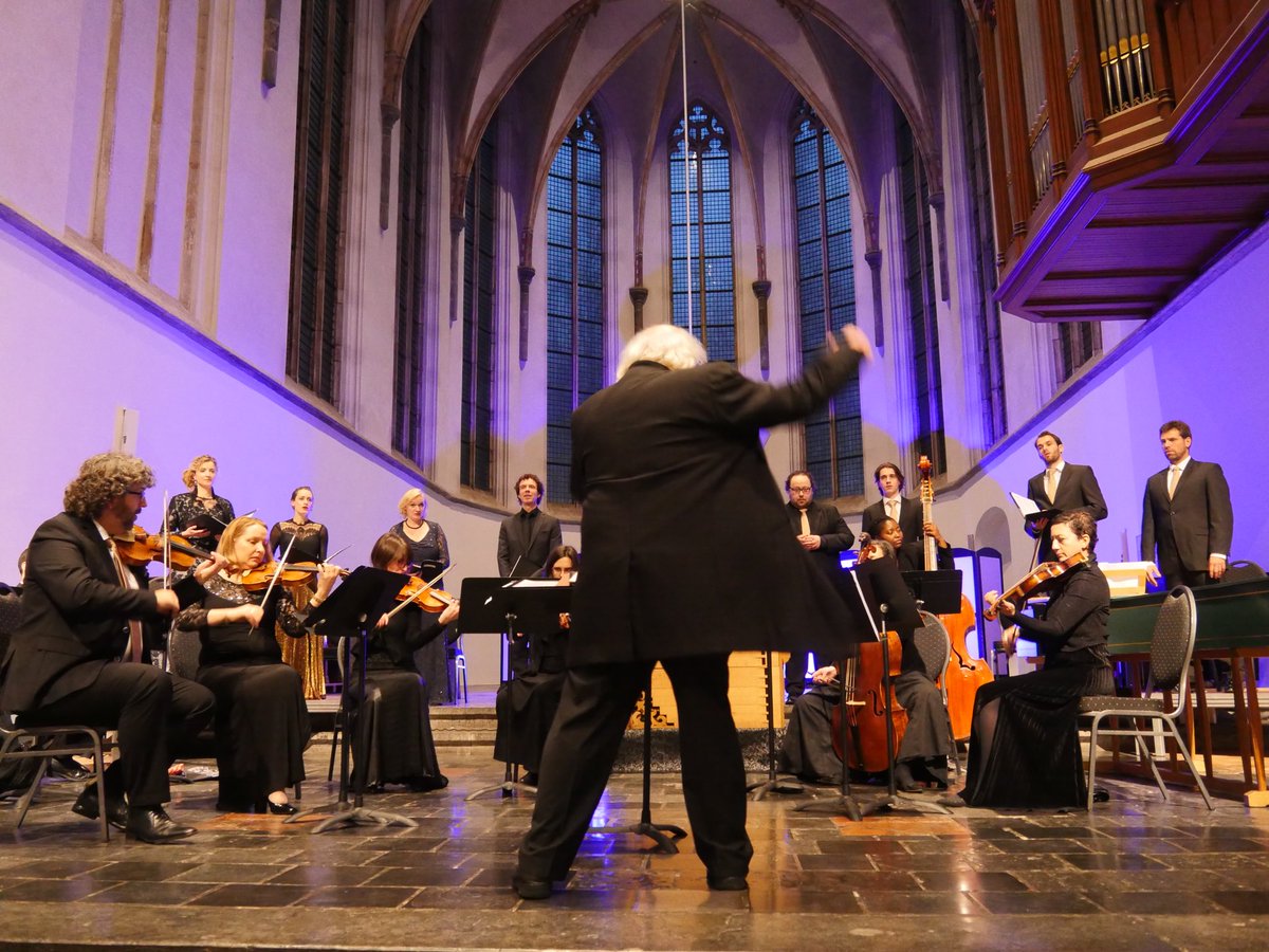 beleefklassiek's tweet photo. Tweede ‘ode aan Bach’ weekend gisteren begonnen in @Mare_Kerk - vandaag in de @janskerkutrecht en morgen @Concertgebouw #bach #soldout #Show https://t.co/AUbeLyxOtr