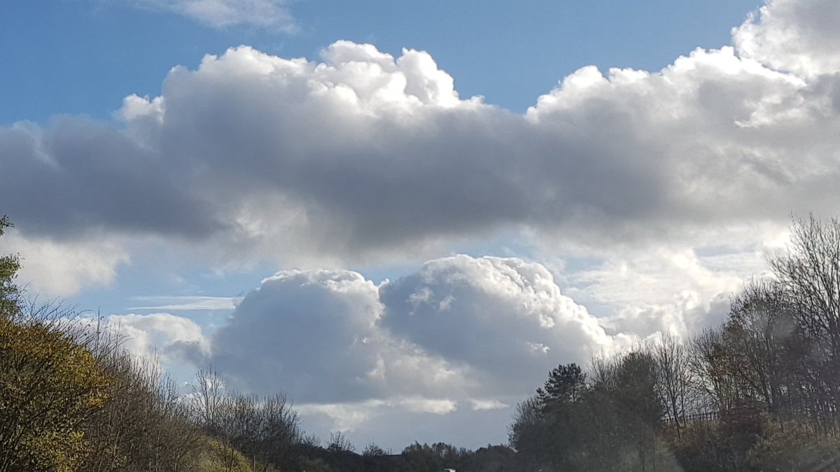 frasergj's tweet photo. Today (4/11) developed into a cumulus cloud today across Central Scotland #CloudHour #cumulus #loveukweather #Saturday https://t.co/iXVM7kVUys