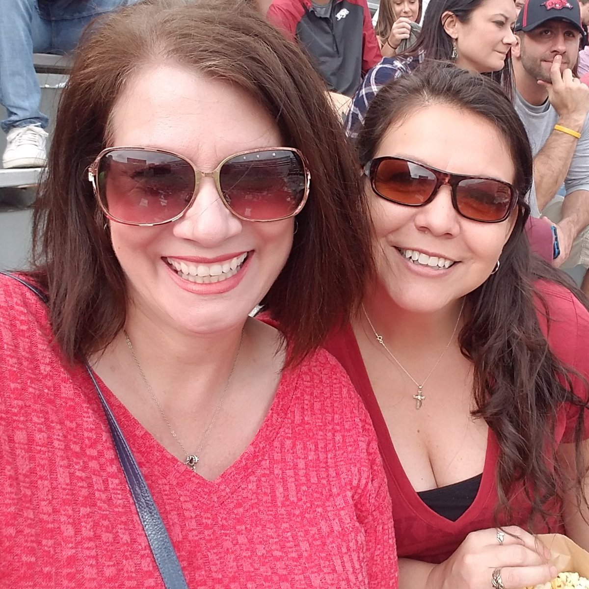 jquizzle27's tweet image. Dawn is my date today since James took overtime. Yep, the fire department won again. Hopefully the Hogs will win, too! 🚒 #WPS #ditched