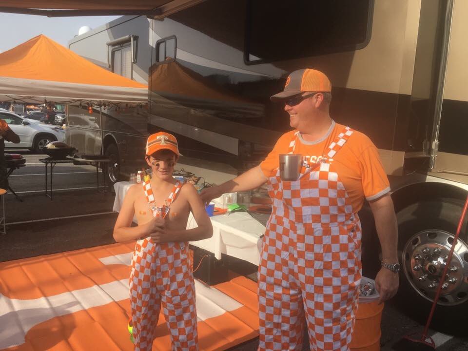 whitneyconger1's tweet photo. My dad and brother maybe vol fans...not sure though! #FireButchJones #UTKnox ๐ https://t.co/Wgshr0IQTs