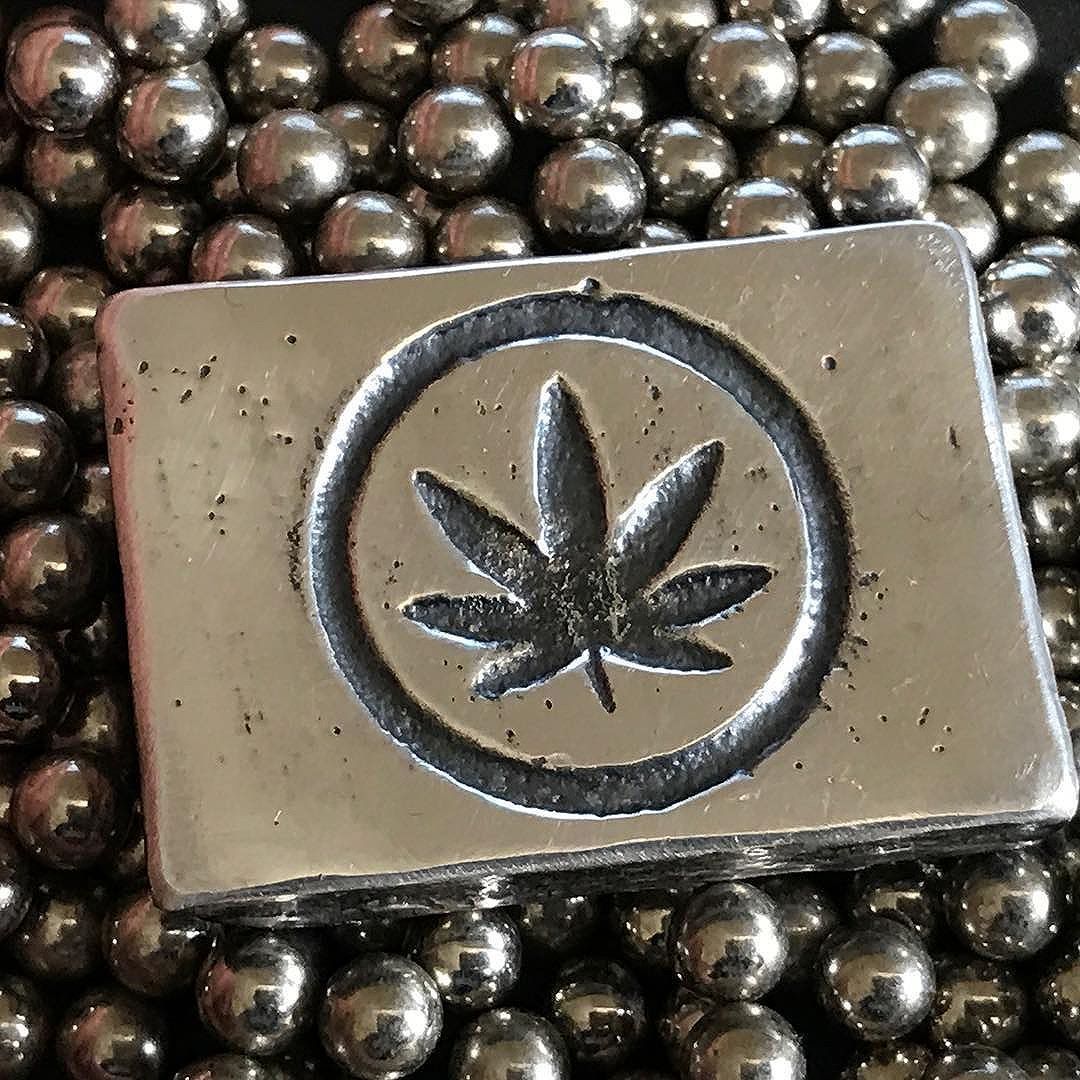 InfoScottish's tweet photo. New 2 oz bar design ...#silverporn #silverstacker #silverbullion #silverpour #handpouredsilver #cannabiscommunity #cannabis https://t.co/YmboScvadg