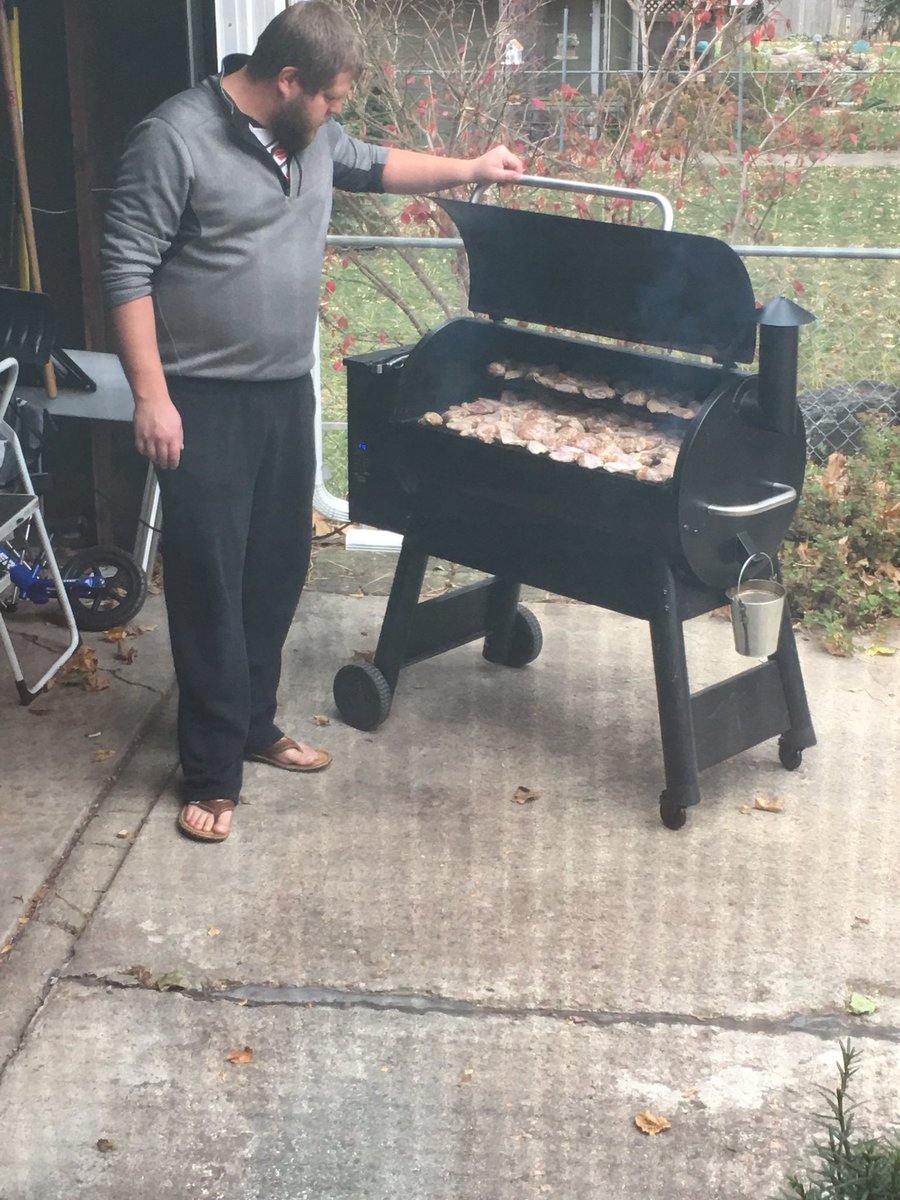 C89Kroger's tweet photo. Thankful for this guy and his mad grilling skills #chelseawantwingy  #dsu360 #gratitudesnaps https://t.co/nFluGZ6kqu