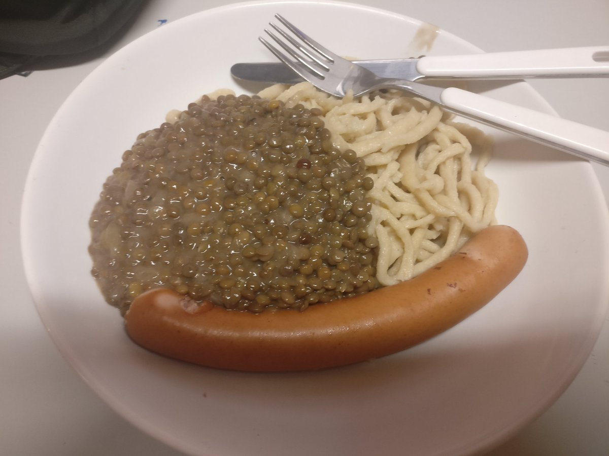 Taxx_kocht's tweet photo. Und für die anderen gab's normale #spätzle #linsenmitspätzle #binarykitchen https://t.co/YP9We4g2Ui