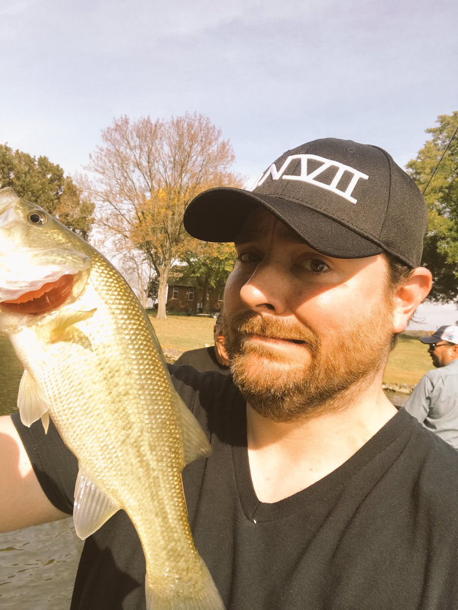 ChrisYoungMusic's tweet photo. Caught some bass today... but they were all about the size of this little guy #threwthemback https://t.co/y82MxjiuwX