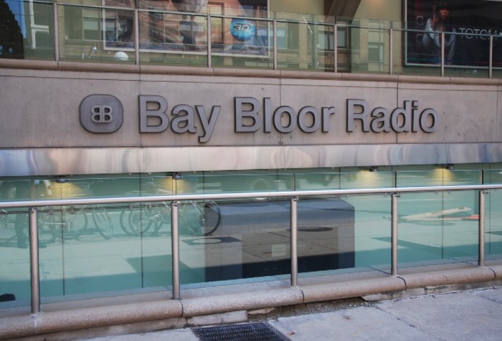 Congrats to @baybloorradio on their @nowtoronto Readers Choice Award for' Best Audio Equipment Store' #ExploreBY