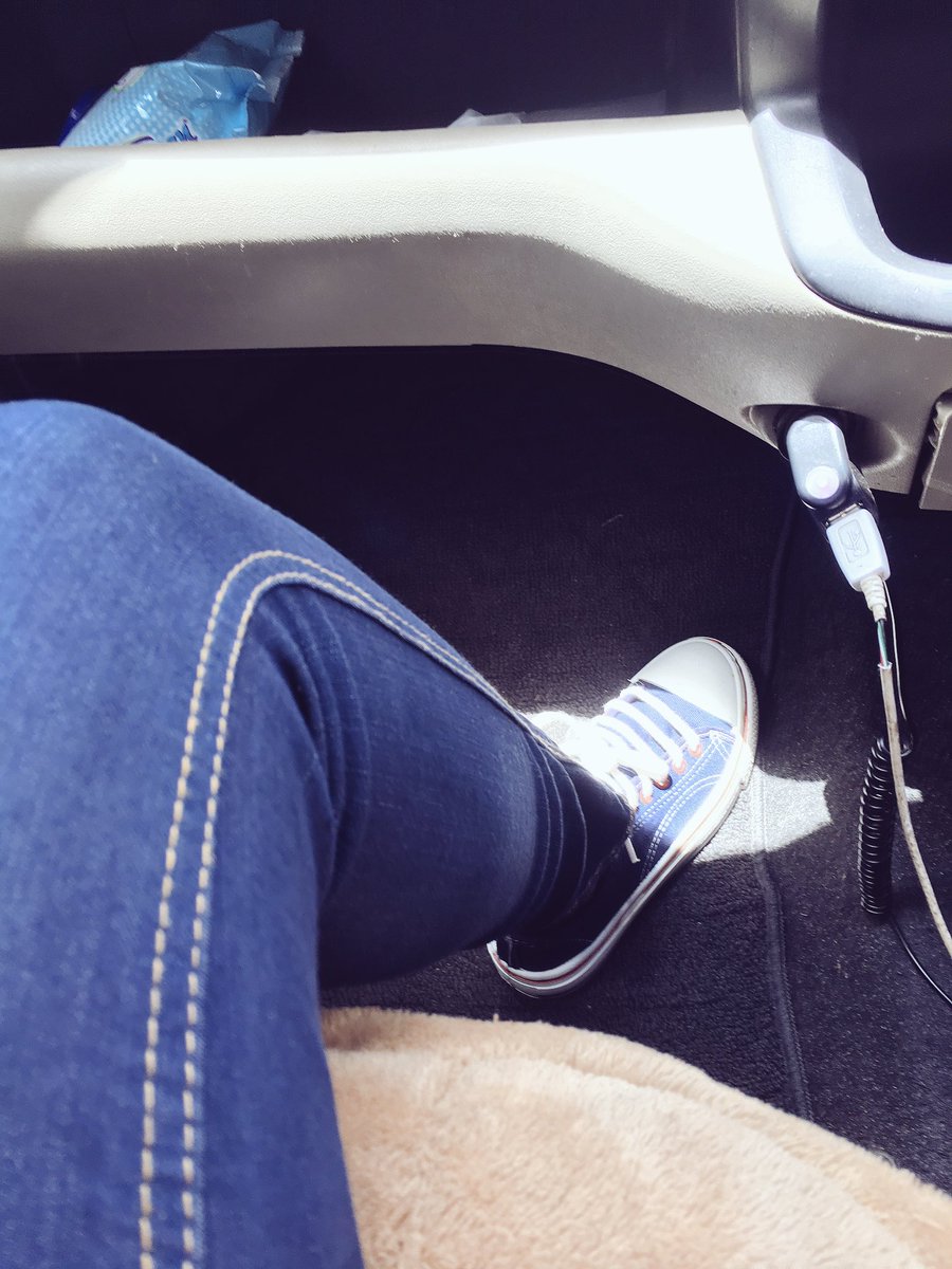 AmandaNamayi's tweet photo. Pumped up kicks.. #DenimOnDenim #EarlierOnToday https://t.co/Rq4dNY0KIF