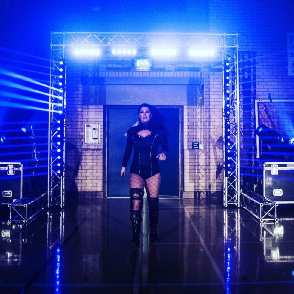 SuperstarProms's tweet image. Lisa Marie Varon aka Victoria was fantastic on our UK tour last week! Here she is making her entrance in King's Lynn.