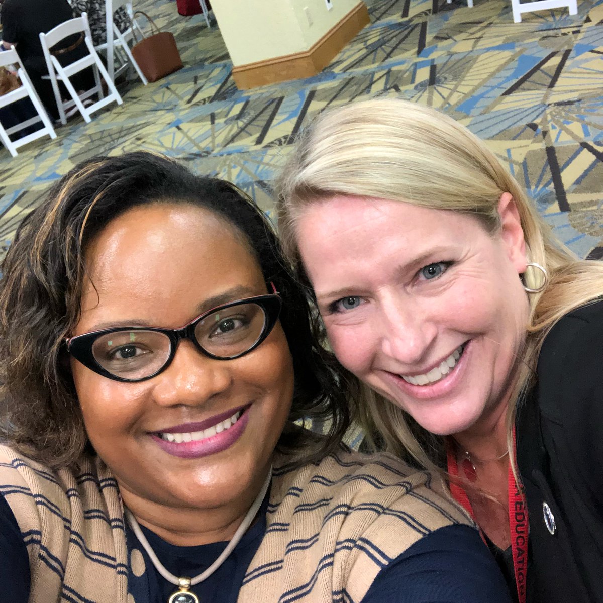 aeaeppp's tweet photo. The Pamelas! ❤️#aeamlt17 https://t.co/QhzvjMxW6O